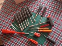 A13 DESTORNILLADORES Y LLAVES.jpg