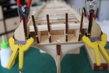 246 PEGADO PIEZAS ESPEJO DE POPA.JPG