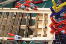 315 PEGADO LISTONES EXTERIORES TAPA REGALA.JPG