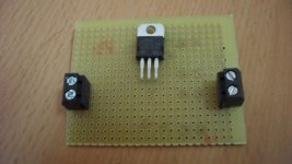 3 soldando el 7805.jpg