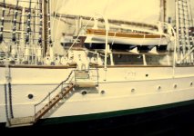 FOTO 17  - CASCO - ESTRIBOR - PORTÓN Y ESCALA - 4.JPG