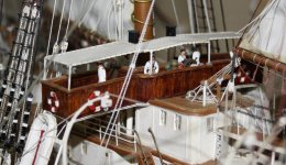 FOTO 38 - PUENTE - ALETA DE ESTRIBOR POR PROA.JPG