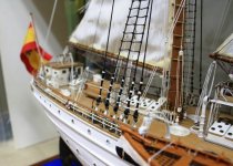 FOTO 45 - JARCIA FIRME -  TENSORES DE CUBIERTA Y ESCALA DEL MESANA - ESTRIBOR.JPG