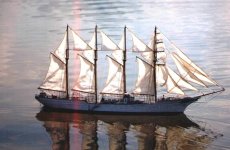 MODELO NAVEGANDO - FOTO 2.jpg