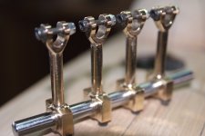 Detalle de las bielas terminadas (2 motores para dos Ictineos-II).jpg