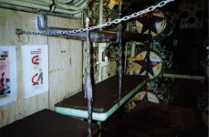 30 camas para 90 marineros.jpg