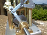 le falta tornillo amarre.JPG