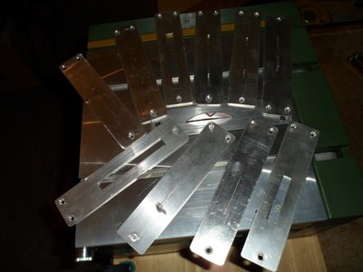 Cubiertas tolerancias estrechas hechas en aluminio, son buenas para cortar de todo, incluso metal y no se derriten como las de ABS de fabrica, pueden cortar acero sin deformaciones, con los discos adecuados de corindon de corte de metal.