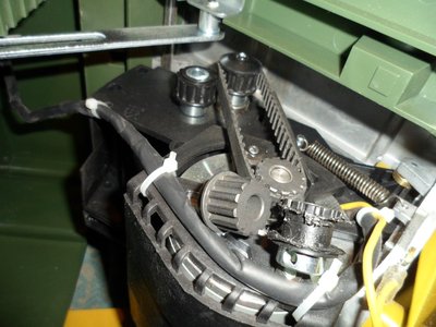 El motor y los piñones puesto en sierra Fet.