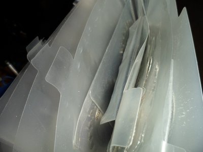 Otras vista de la carpetilla trasparente se localizan los discos rapidos y sus dimesiones y grosores.