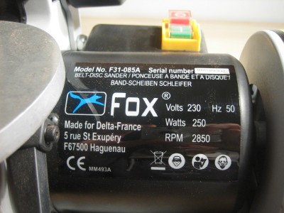FOX es la segunda marca de DELTA, fabricada en Francia, peso 7Kg, precio 100€, comprada en una tienda de marquetería.
