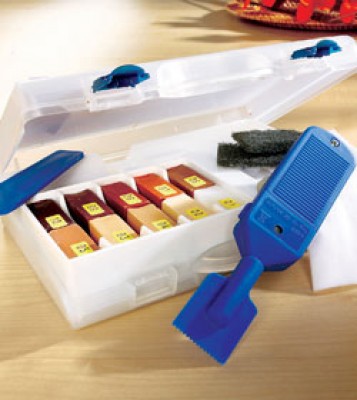 Kit reparación suelos<br /><br />    * Surtido de barras de cera, espátula, paño, herramientas de esmalte, tapa de limpieza, etc.<br />    * Para parquet y laminados.<br />    * Precio kit.<br /><br />	 17,99*