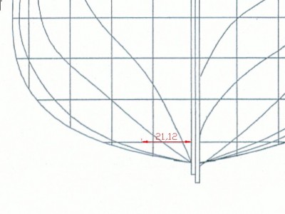 Detalle en el plano frontal de la línea, del borde hasta WL1, tomada en el plano horizontal. Fijaros que no concuerda con la cuaderna