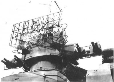 te puse esta foto de ejemplo, esta es del Prinz Eugen se ven en los extremos los tubos de las ópticas similares a los del Spee.