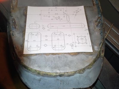 plantilla para marcar taladros y aligeramientos en la tapa de popa.