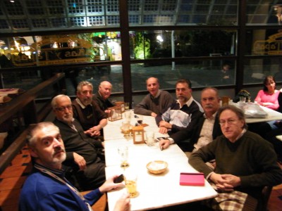 Como queríamos salir todos en la foto, ha habido que hacer 2.<br />De Izda. a dcha.<br />Trancos, Saguero, Cuartara, JLGallego, Nirvana, FSagras, Gonzalva y Marinero de agua dulce.