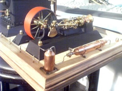 MAQUINA COMPLETA, TUBA DE GAS BUTANO Y SEPARADOR DE LIQUIDO.