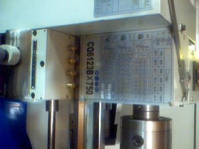 foto de una escala de numeros y posiciones de la correa que tiene en el frente, posee caja Norton