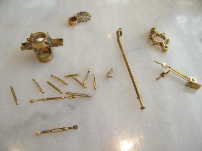 Toda una serie de detallados accesorios para el Pen Duick.