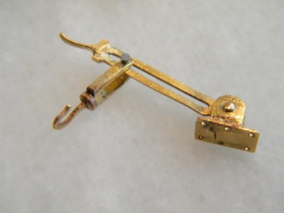 Esto me suena a que también debe ser del Pen Duick ¿Un tensor, tal vez?....