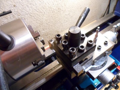 Otra imagen mandril y porta insertos en torno seguimos.....