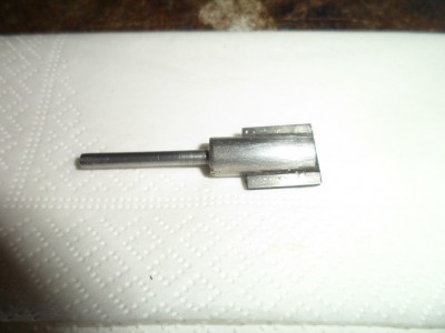 Fresa en un pañuelo ya soldada evito la muestra de la fresa con las negreces de la soldara la muestro ya pulida con lija y viruta de acero para que la vista sea mas agradable y limpia....