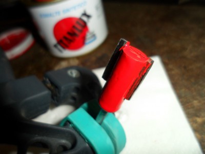 Pinta que te pinta rojo que te rojo ya estamos acabando toma buen color seguro.....