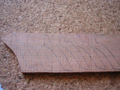 Primero dibujo las curvas de popa en madera de cerezo