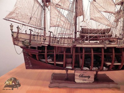 hms Bounty abierto (Kopie).jpg