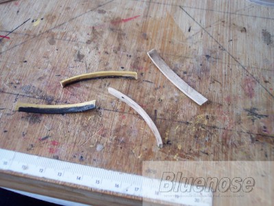 Tengo que recurrir a restos de maderas usadas en pruebas y curvarlas con el soldador