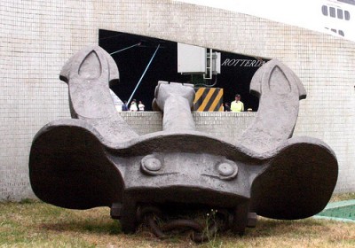 foto del ancla verdadera en el museo se montevideo Uruguay