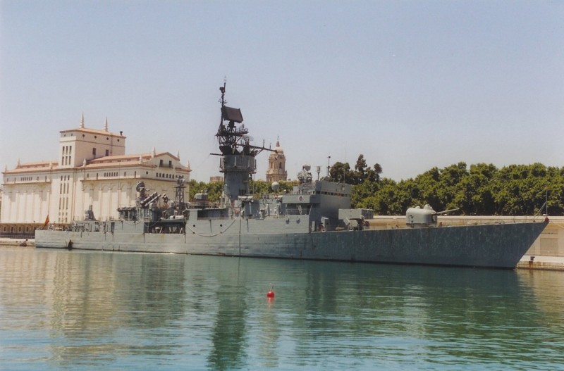 Spanish_frigate_Baleares_(F_71)-01.jpg