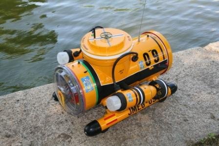 Un ROV de agua dulce, con mando de PS2