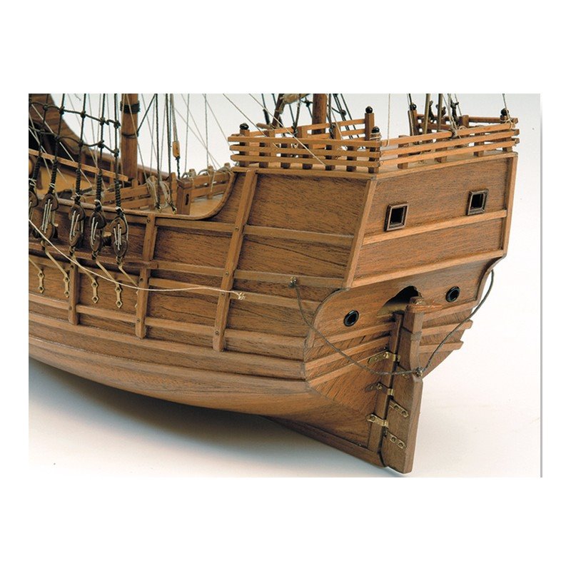imagen 2- maqueta-de-barco-en-madera-carabela-santa-maria.jpg