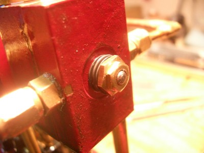 Para ajustar usar llaves muy planas (1,5 - 2 mm ) o rebajarlas normales en la muela