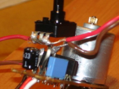 Detalle con el servo desmontado
