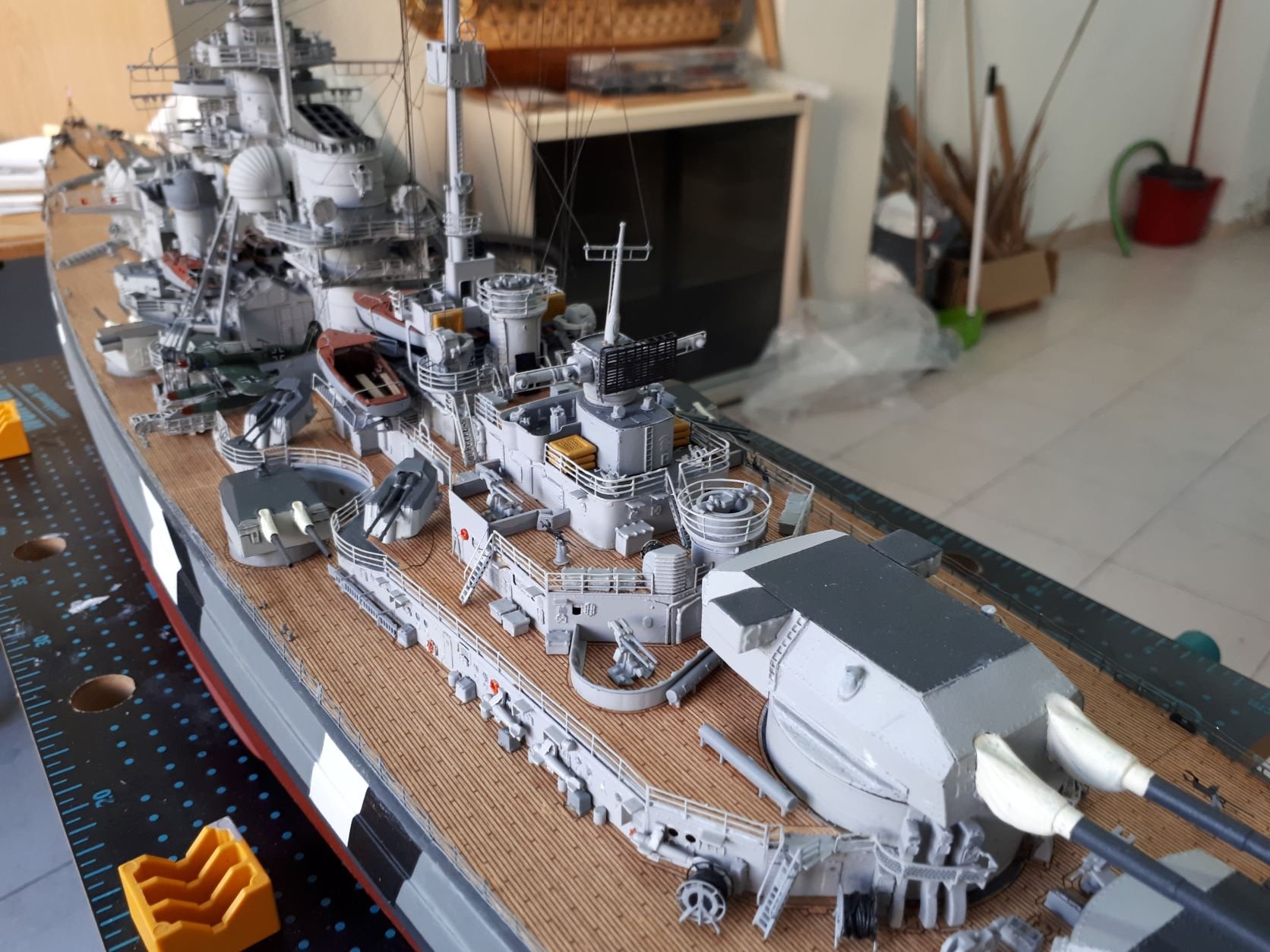 Re: Bismarck 1/200 de Hachette-Amati-Salvat