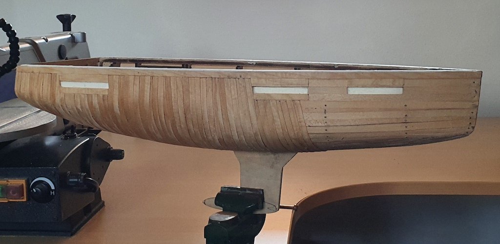 Re: Velero moderno 9m, escala 1/15 de newmodelships