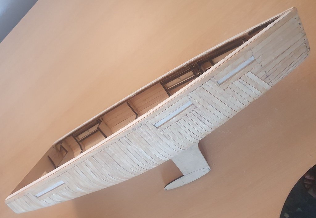 Re: Velero moderno 9m, escala 1/15 de newmodelships