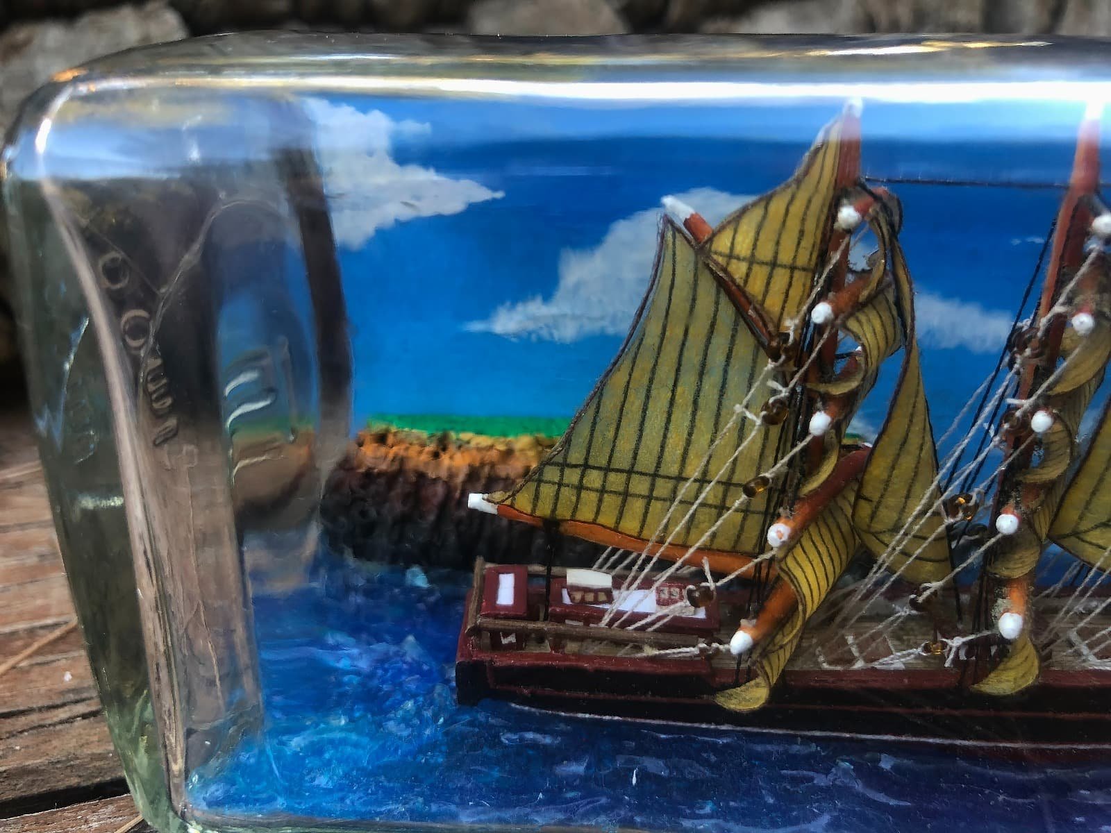 Séptimo y último barco embotellado