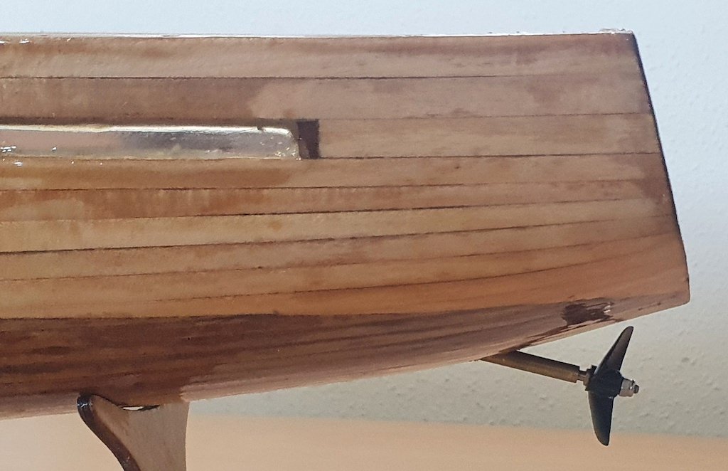 Re: Velero moderno 9m, escala 1/15 de newmodelships