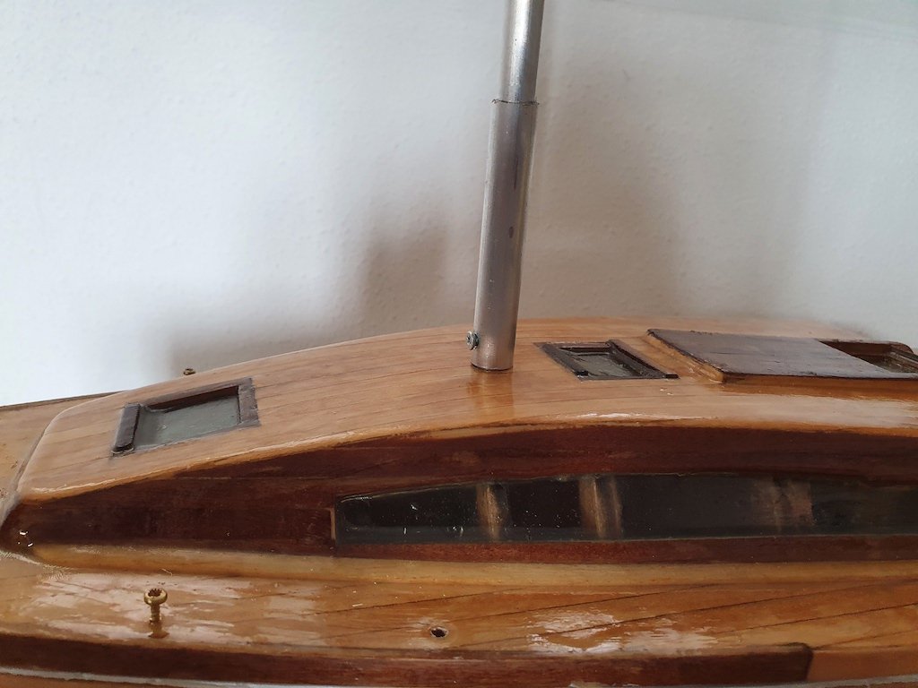 Re: Velero moderno 9m, escala 1/15 de newmodelships