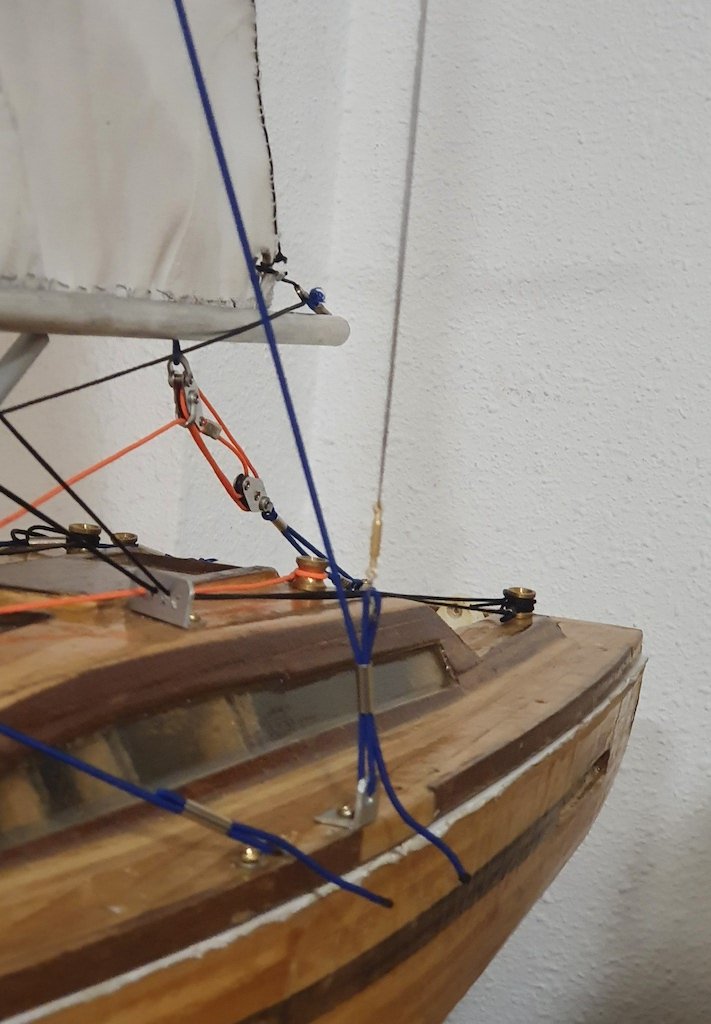Re: Velero moderno 9m, escala 1/15 de newmodelships