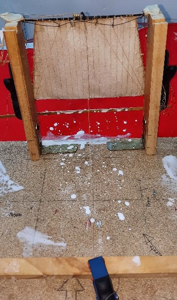 UNA VEZ UNTADO EL PRODUCTO SE HA DE LIMPIAR LOS CABOS, PARA QUE NO SE QUEDEN &quot;TIESOS&quot;.