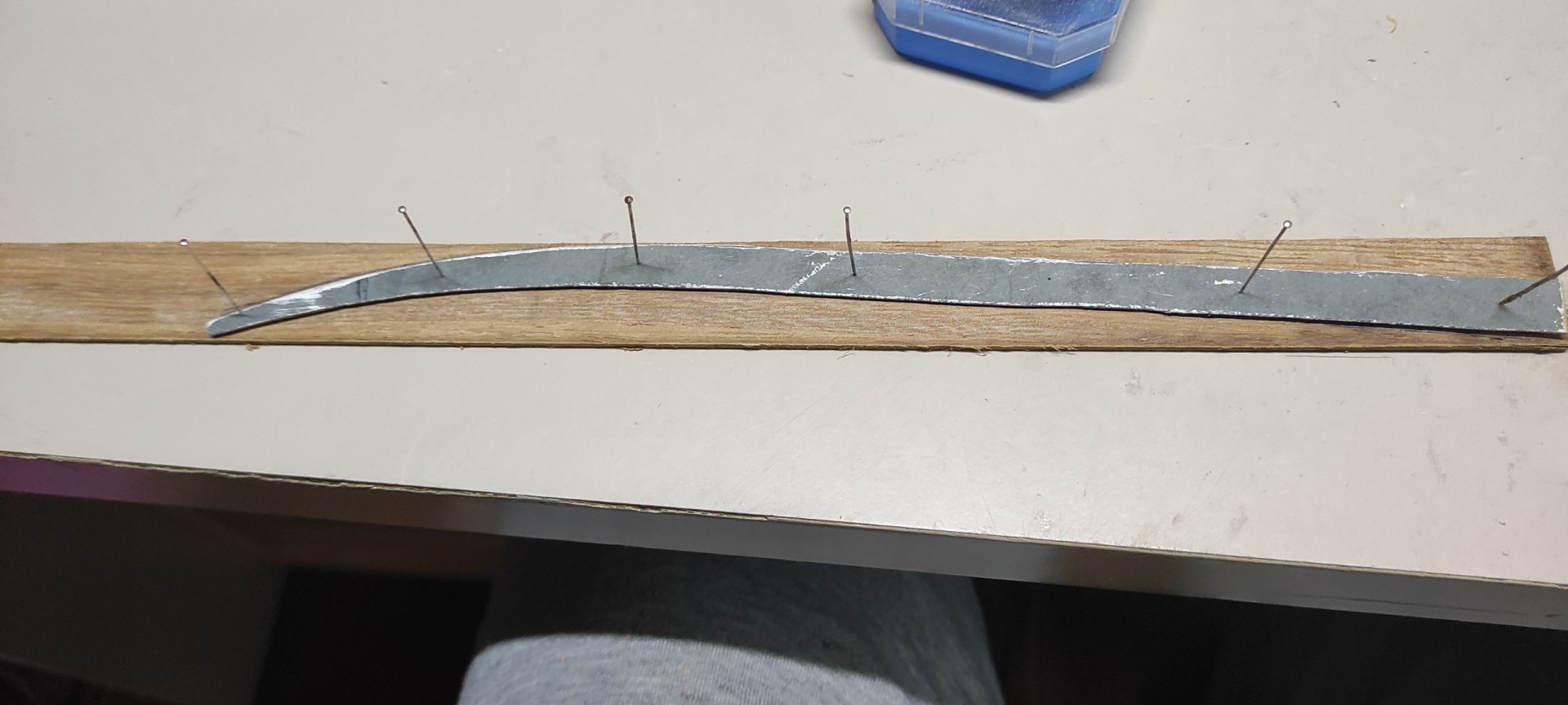 Pasando la plantilla a la madera.