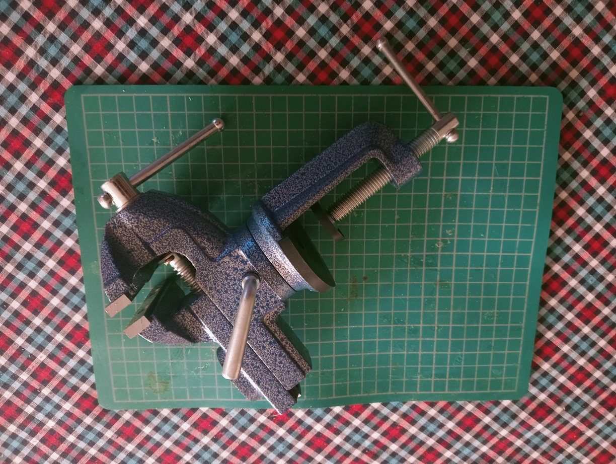 M01 TORNILLO.jpg