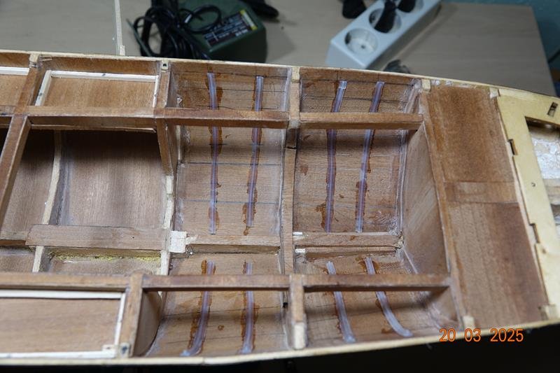 Tiras de silicona pegadas verticalmente