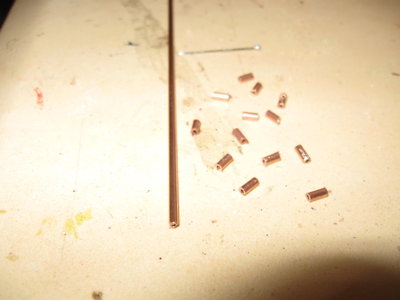 Este tubito de cobre de 2 mm es con el que estoy faciendo los imbornales.