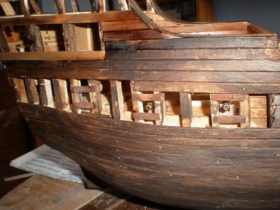 Aún sin terminar, parte del casco no forrada para que se puede apreciar el interior del barco