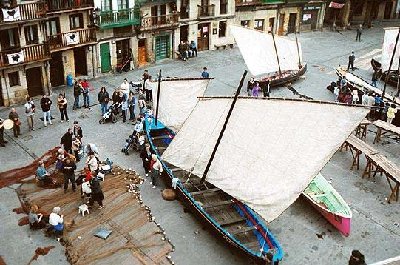 No solo la imagen es preciosa, además se puede ver una tradicional al lado de las modernas